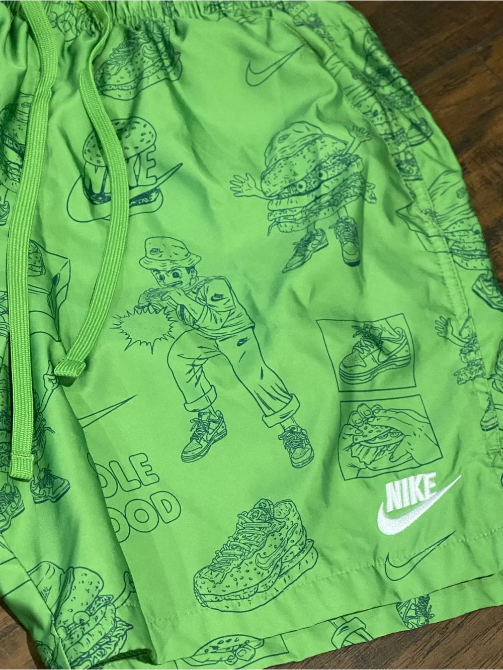 Nike Sportswear Sole Food Woven Flow Shorts Green DR9781-377 Size Small